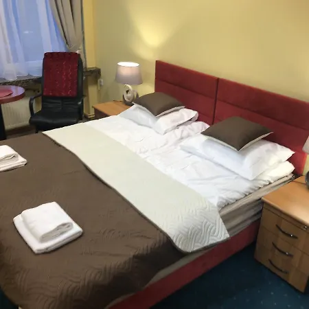 Aplauz Hostel *